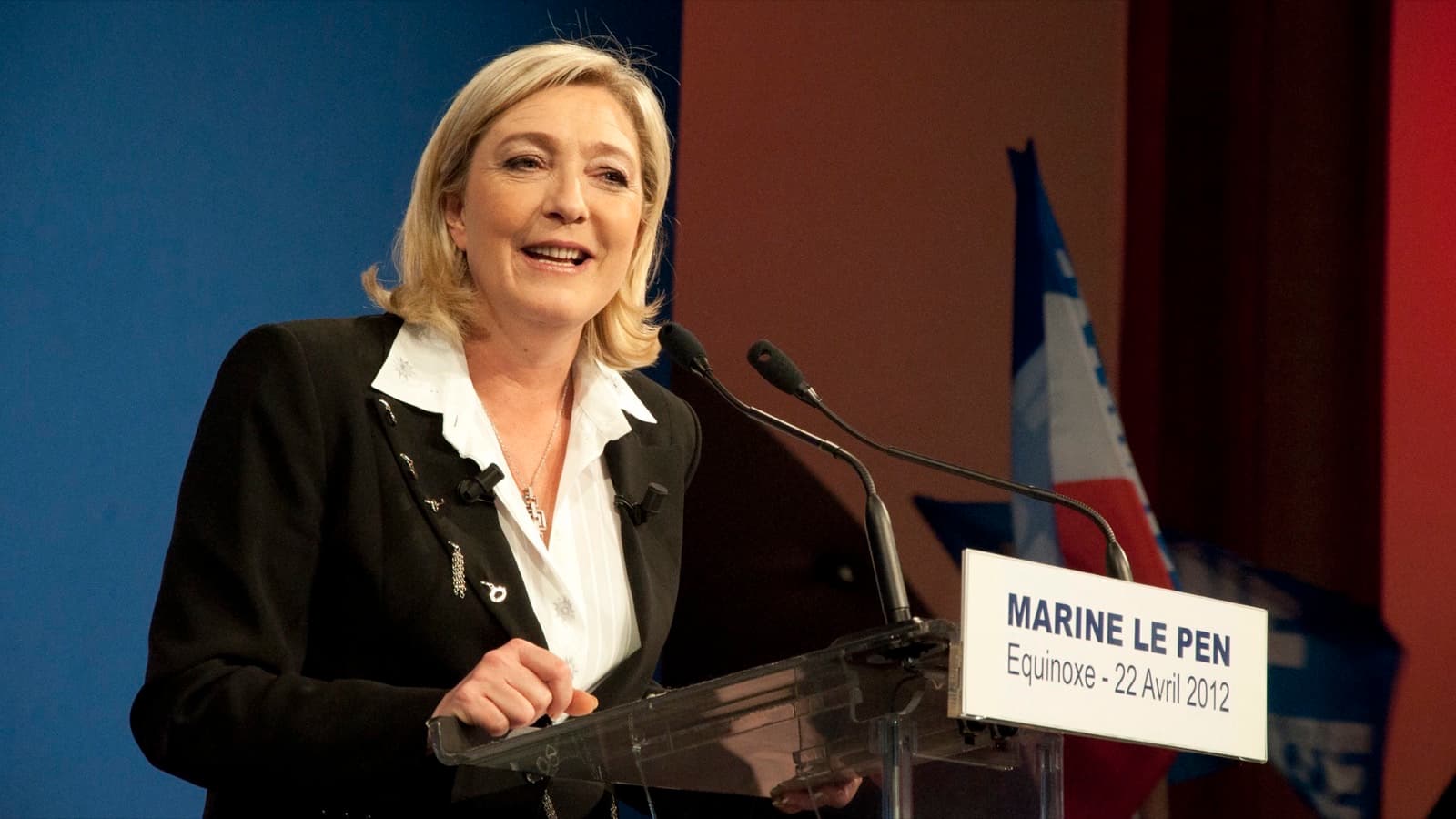 Marine Le Pen à la tribune, le soir du premier tour de la présidentielle, en avril 2012